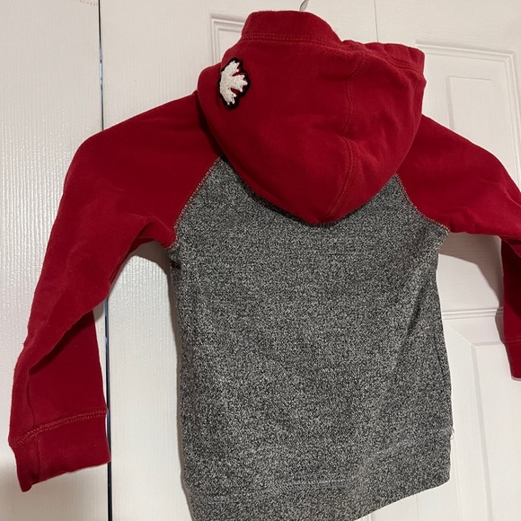 Roots Canada hoodie 4t - Picture 2 of 3